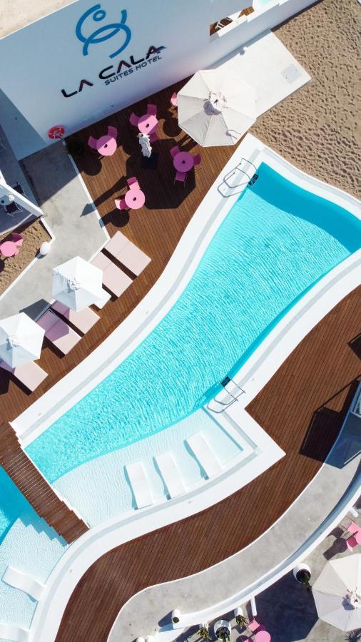 Calalanzarote Suites Hotel - Adults Only Playa Blanca  Exterior foto A pool in a hotel