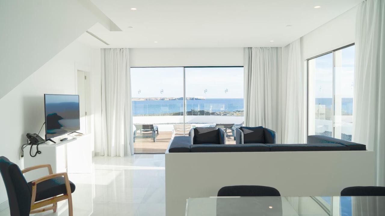 Calalanzarote Suites Hotel - Adults Only Playa Blanca  Exterior foto The interior of a suite at the hotel