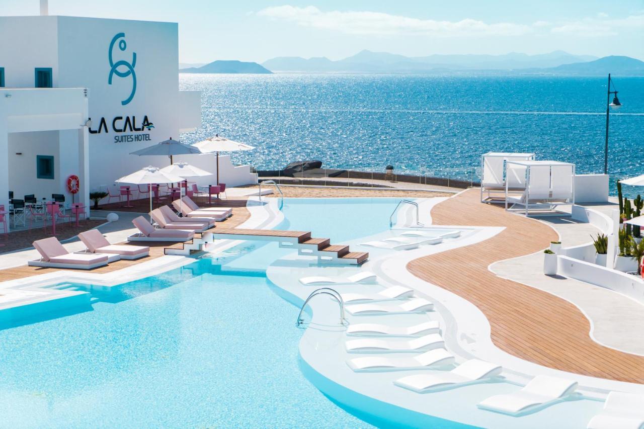 Calalanzarote Suites Hotel - Adults Only Playa Blanca  Exterior foto The pool at the hotel